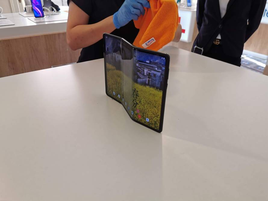 Pogled u savitljivu budućnost: Ovako će izgledati naši telefoni