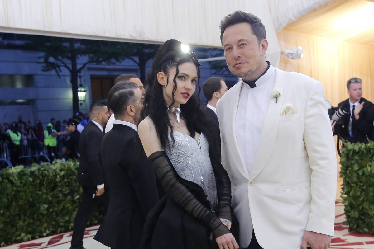 Elon Musk i Grimes promijenili su ime svog djeteta - ali malo