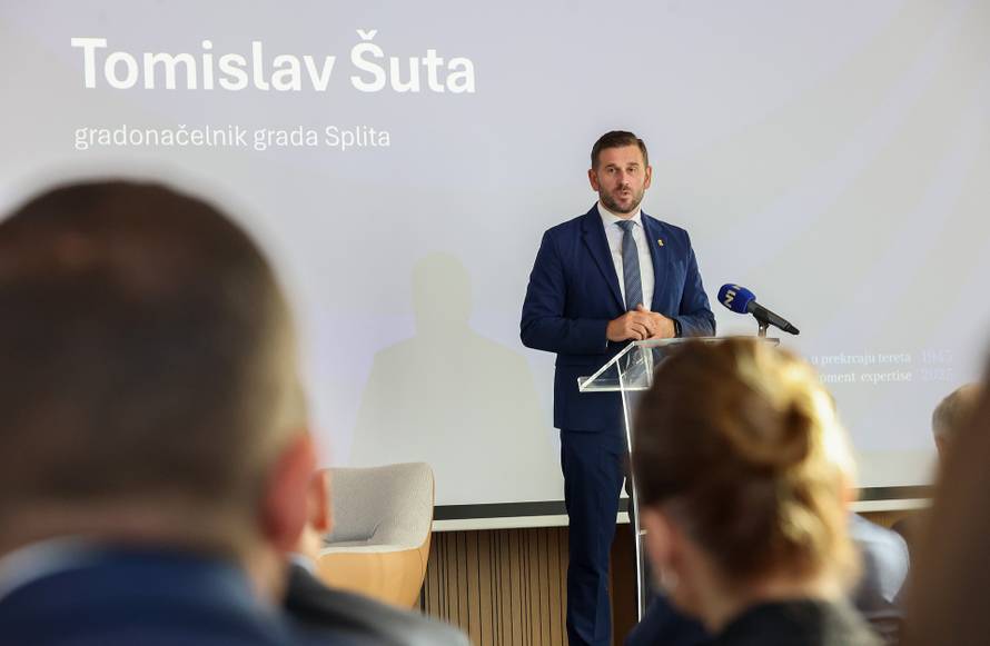 Split: Konferencija "Regija u pokretu: 80. obljetnica Luke Split"