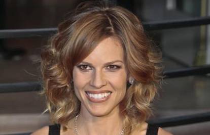 Hillary Swank ne vjeruje da je popularna i da je ljudi vole