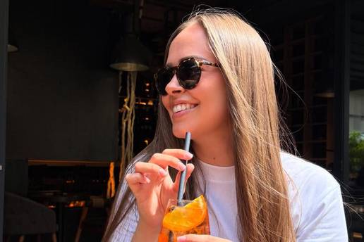 'Ista si majka': Lana Radeljak je objavila fotke odmora na Hvaru