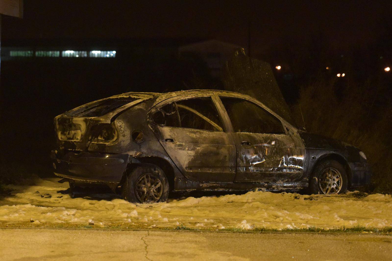 Zapalio se auto u Zadru: 'Čuli smo 'bum' i vidjeli velik požar'