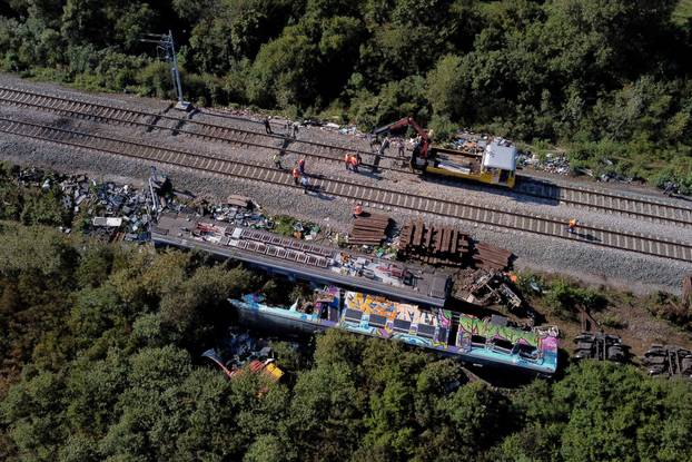 Slike iz zraka sanacije pruge gdje je došlo do sudara putničkog i teretnog vlaka