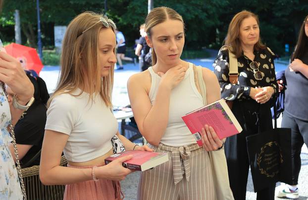 Zagreb: Promocija knjiga iz serijala Bridgerton i susret s autoricom Juliom Quinn