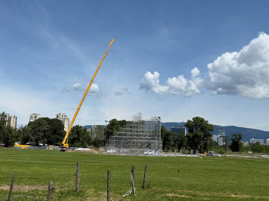 FOTO Pogledajte kako izgledaju radovi na Hipodromu: Postavili konstrukciju, sve više strojeva...