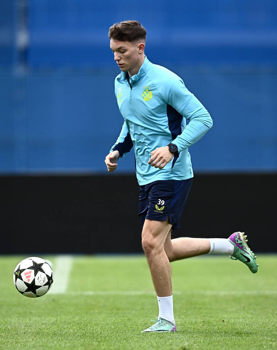 Zagreb: Trening nogometaša Dinama uoči odlaska u Muenchen