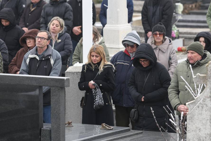 Nuštar: Posljednji ispraćaj  Mladena Bartolovića