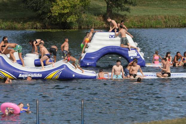 Karlovac: Osvježenje u rijeci Korani