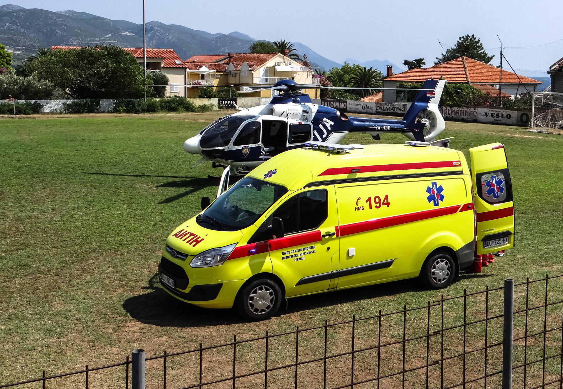 Poskok ugrizao dijete, hitno je prebačeno helikopterom u Split