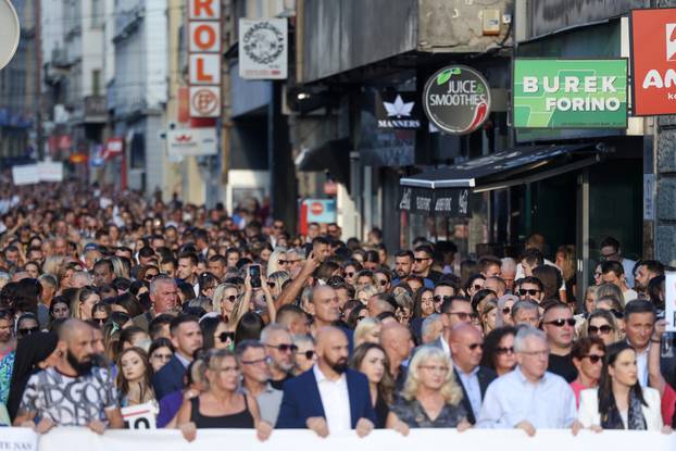 Na ulicama Sarajeva održan prosvjed građana zbog ubojstava koja su se u petak dogodila u Gradačcu