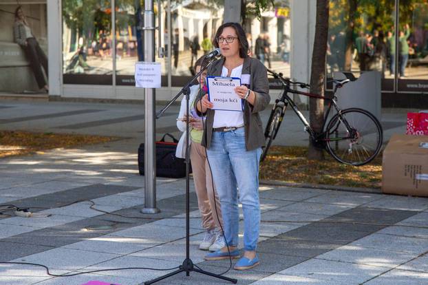 Osijek: Održano mirno okupljanje  povodom ubojstva studentice Miheale Berak