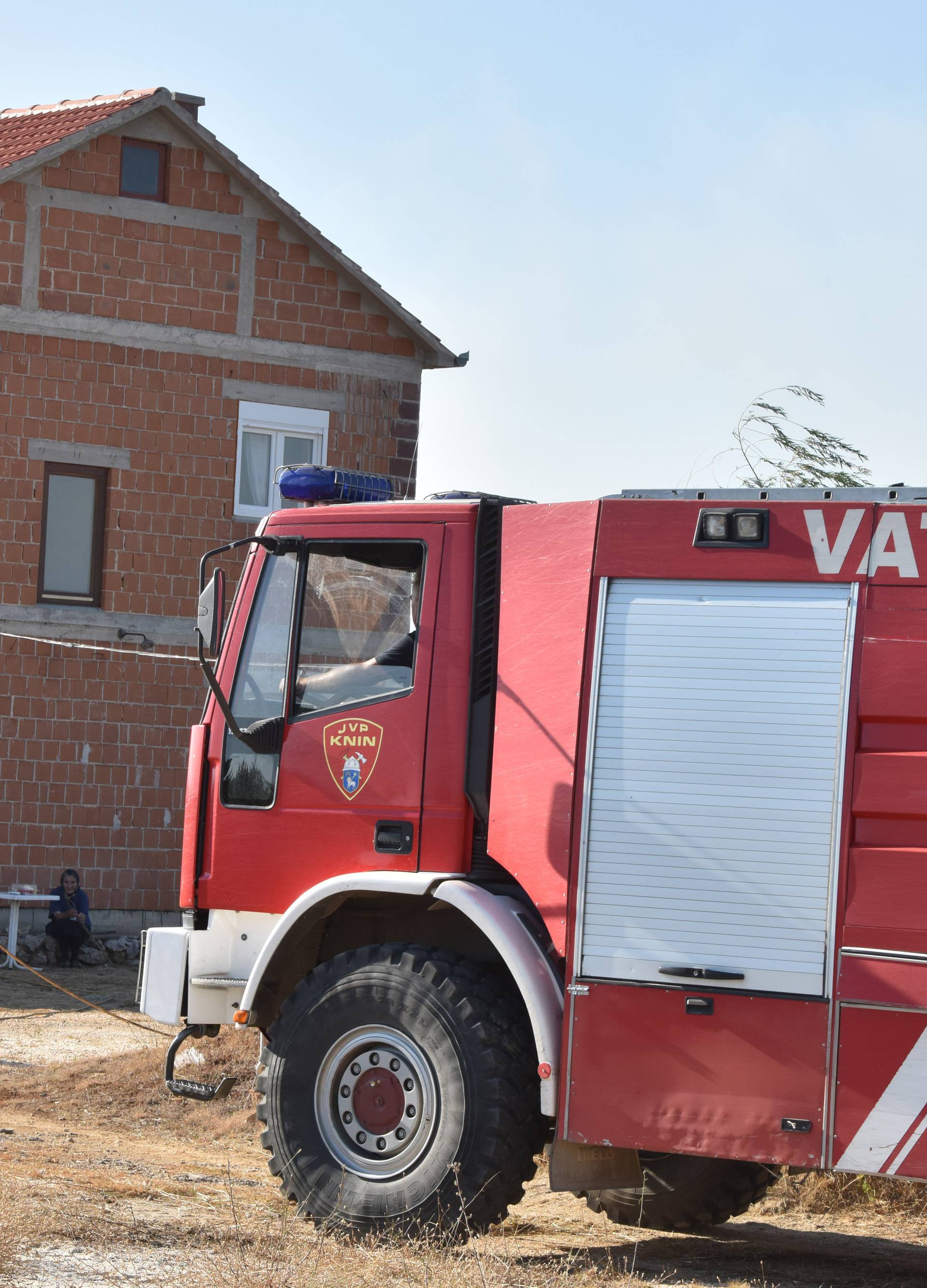 Veliki požar na Biokovu se širi: 'Gašenje će potrajati danima...'