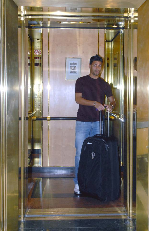 ARHIVA - 2009. Zagreb: Okupljanje hrvatske nogometne reprezentacije u hotelu Sheraton