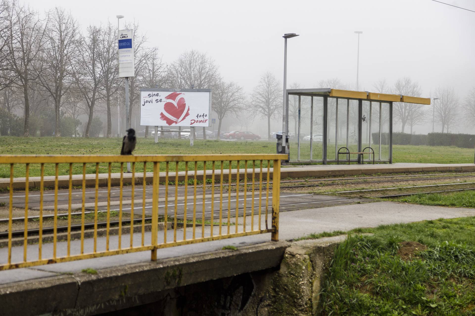 Zagreb: Misteriozni plakat "...sine, javi se..."