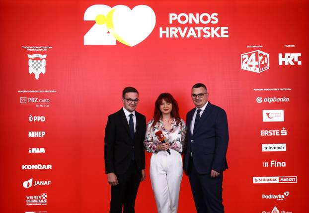 Zagreb: Svečana dodjela nagrade Ponos Hrvatske, fotografiranje prije početka dodjele 