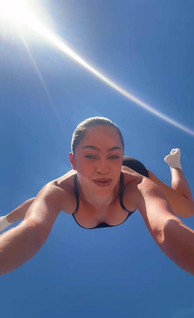 FOTO Hannah je plesačica koja može sve! Radi akrobacije, diže teške utege i osvaja izgledom