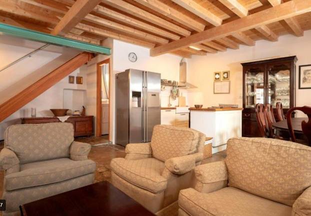 FOTO Rijetka prilika! Kamena kuća u srcu Starog Grada Hvara interijerom oduzima dah