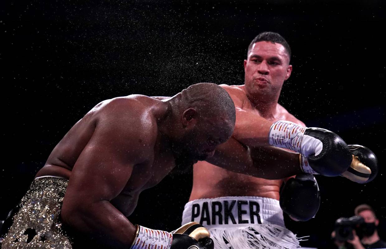 Spektakl pripao Parkeru: U boksačkom ratu srušio Chisoru