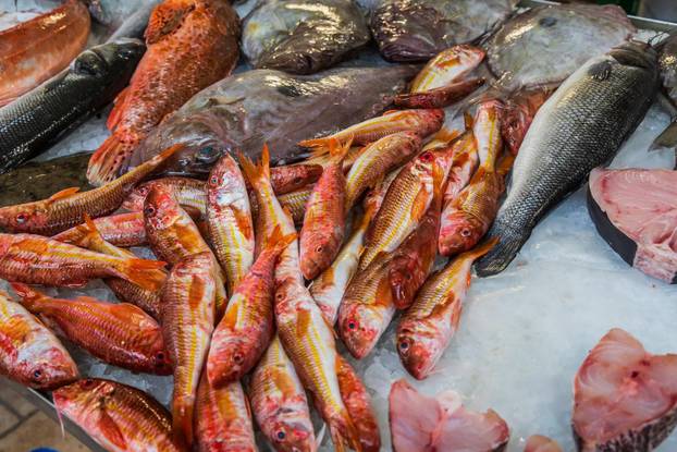 Split: Bogata ponuda ribe petkom u splitskoj ribarnici