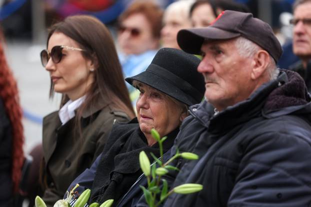 Komemoracija za Halida Bešlića u sarajevskom Narodnom pozorištu