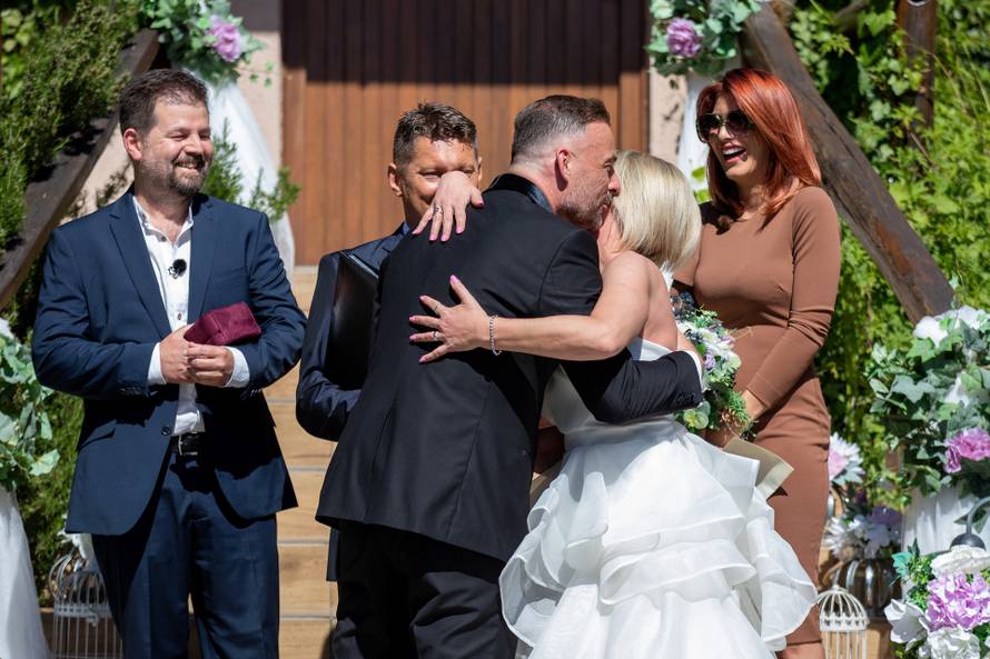 Manuelina kuma komentirala mladoženju, gledatelji: I ona će se malo potruditi oko Tihomira!