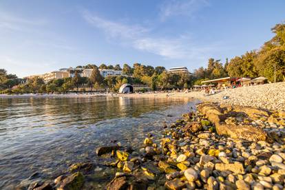 FOTO Terme Jadran: More je na skoro 30 stupnjeva, ovo su plaže gdje ćete se ipak osvježiti