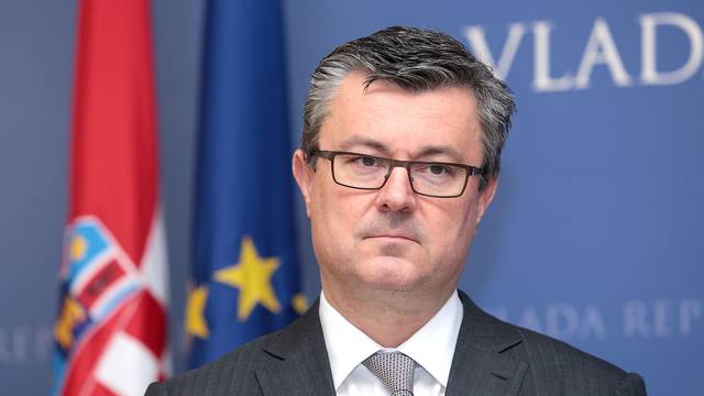 ''Ne opstruiram Brkića, izbor ministra branitelja je proces''
