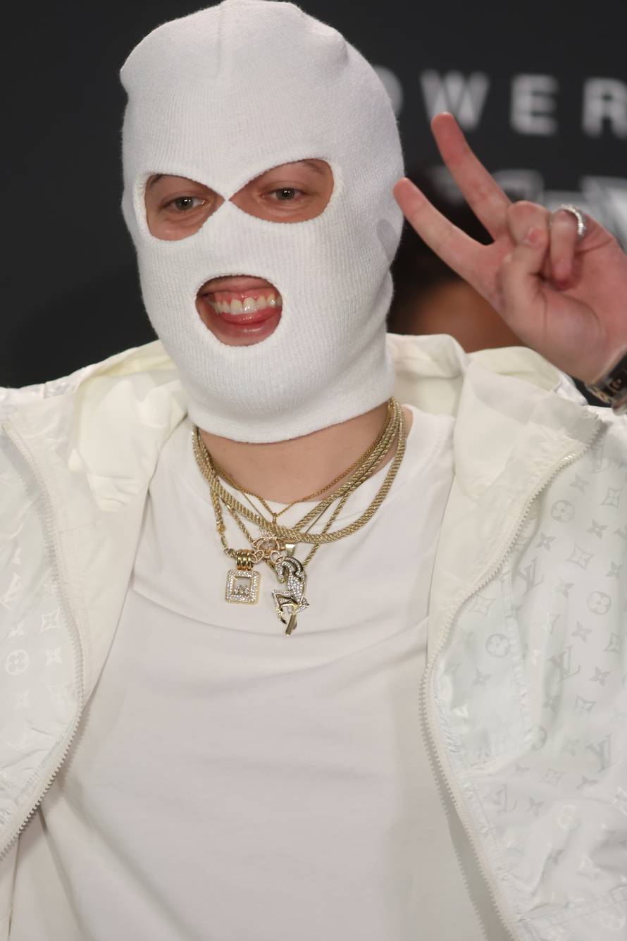 Beograd: Reper Devito u javnosti ne pokazuje lice, maska na glavi njegov je zaštitni znak