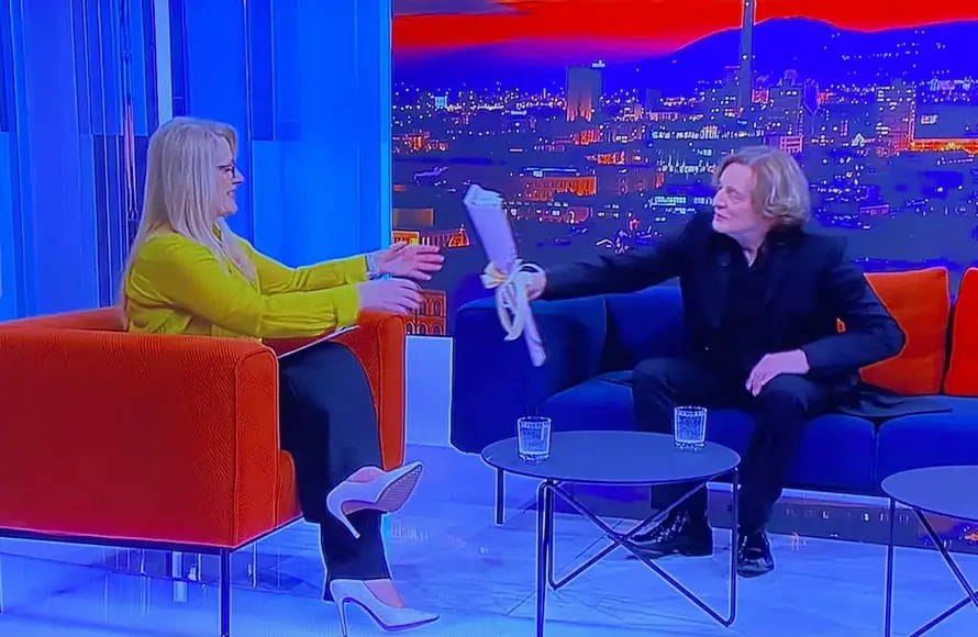 Seks simbol Jugoslavije i dalje šarmira: Barbari poklonio ružu