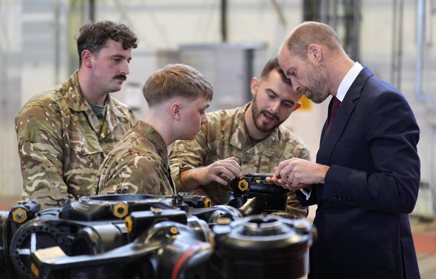 Princ William i jordanski prijestolonasljednik Hussein posjetili bazu RAF-a u Oxfordshireu