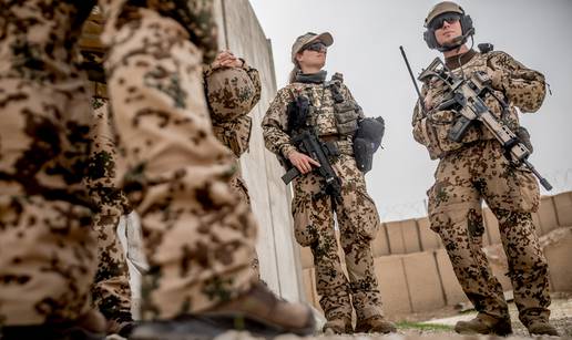 Bit će jako elastične: Uvode uniforme za trudne vojnikinje