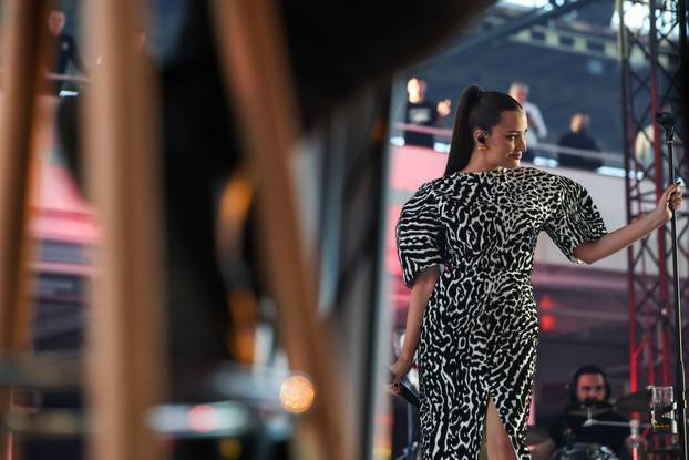 Zagreb: Popodnevni doček uz Aleksandru Prijović