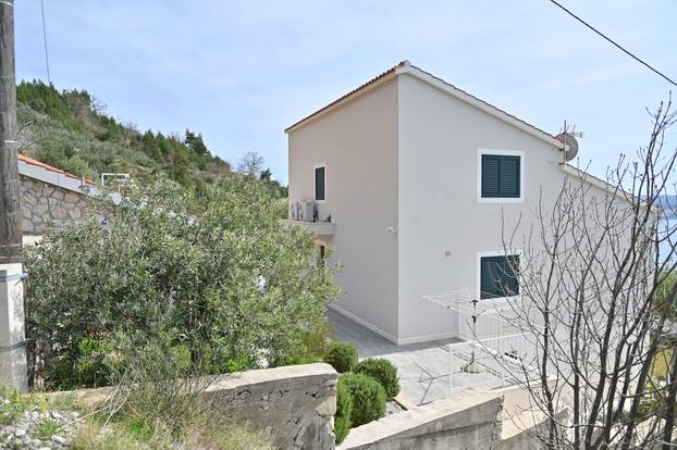 Vila Pokora u Omišu