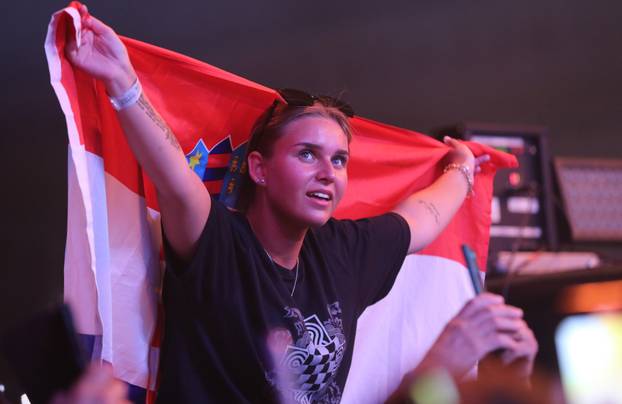 Dugopolje: Thompson održao koncert na prepunom stadionu Hrvatskih vitezova