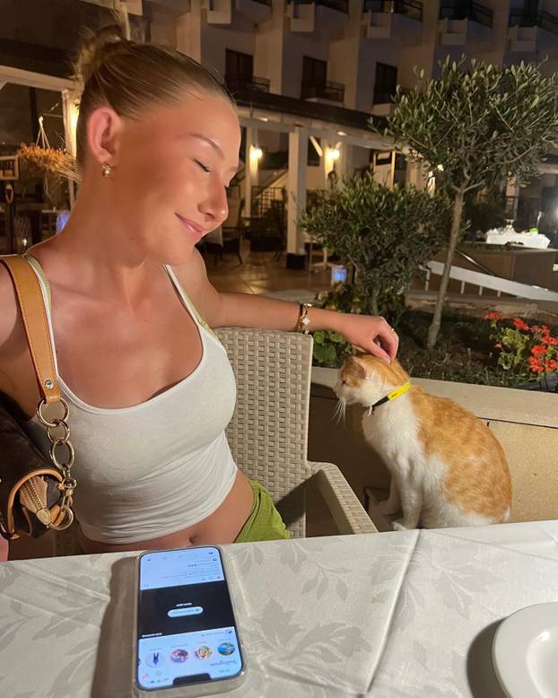 FOTO Plavuša je nova 'šefica' na Rujevici! Zavela je heroja Rijeke