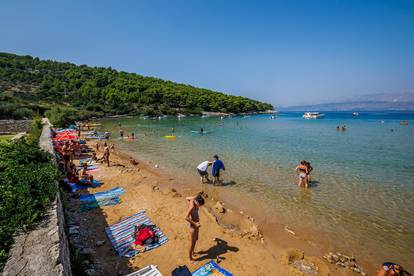 10 najljepših pješčanih plaža u Hrvatskoj koje morate posjetiti