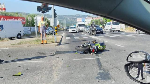 Vozač motocikla kritično nakon sudara s kamionom kod Trogira