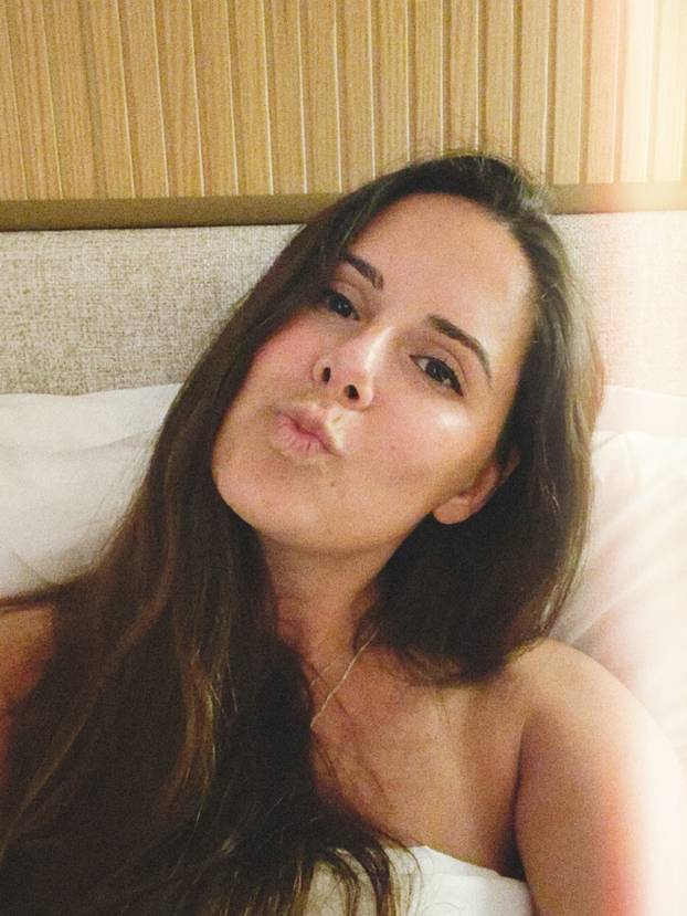 FOTO Olimpijka navukla tangice i bikini i klizala. I to jako brzo...