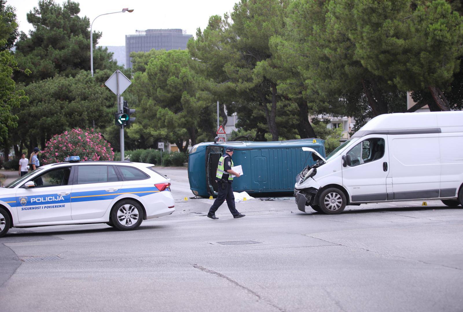 Split: Jedna osoba smrtno stradala u sudaru dva kombija 