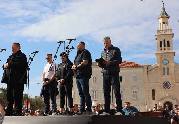 Split: Torcida na Rivi održala prosvjed