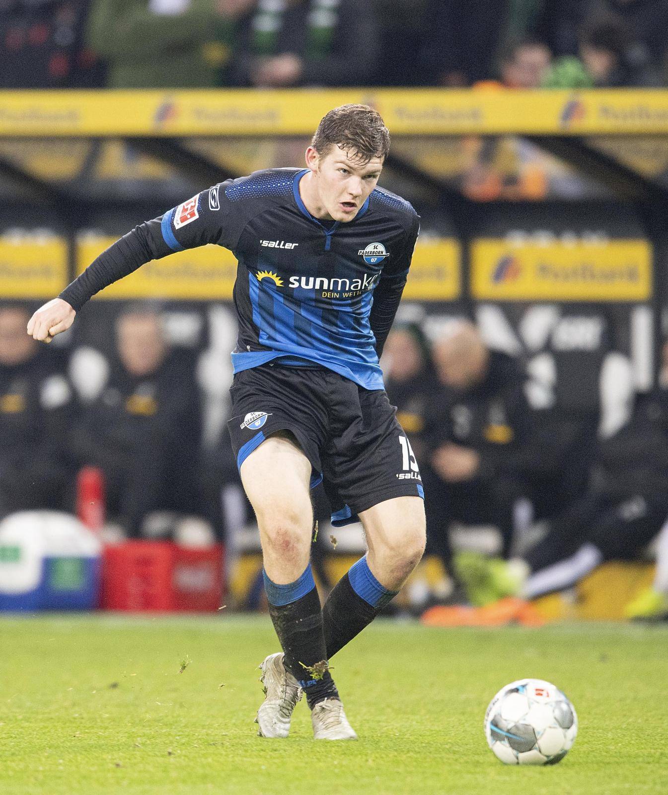 Luca KILIAN (SC Paderborn) is the first Bundesliga professional to be infected with corona.