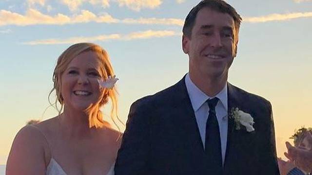 Iznenađenje: Amy Schumer se udala nakon pet mjeseci veze