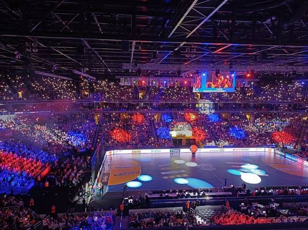 FOTO Euforija u Areni na vrhu: Pogledajte atmosferu, veliki je pljesak dočekao rukometaše