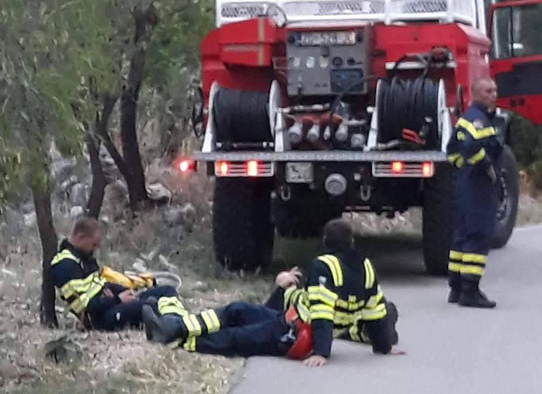 Oni su naši heroji: Cijelu noć su se borili pa zaspali na asfaltu...