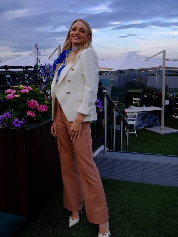 FOTO Napravila gaf uživo koji je obišao Europu. Atraktivna TV voditeljica ljubi Kovačeva šefa