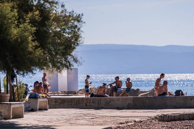 Split: Jesenski ugođaj na plaži Firule