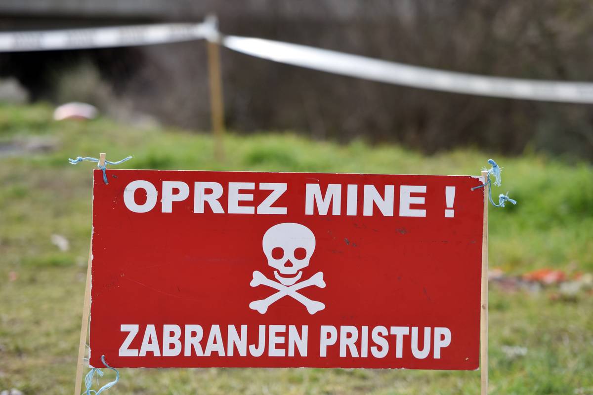 Blizu Poreča: Čistio raslinje i pronašao protutenkovsku minu