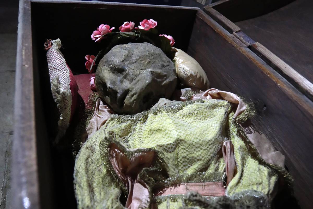 'Zovemo je Nimfa': U skladištu našao mumificiranu djevojčicu