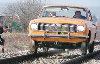 Osijek: Ruska 'Volga' vozi željezničare po tračnicama