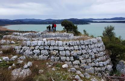 Otkriće: Na Vranskom jezeru našli  oružje hrvatskih ratnika